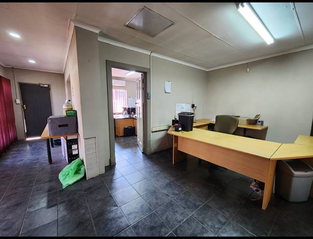 590M² BUILDING FOR SALE IN DALVIEW